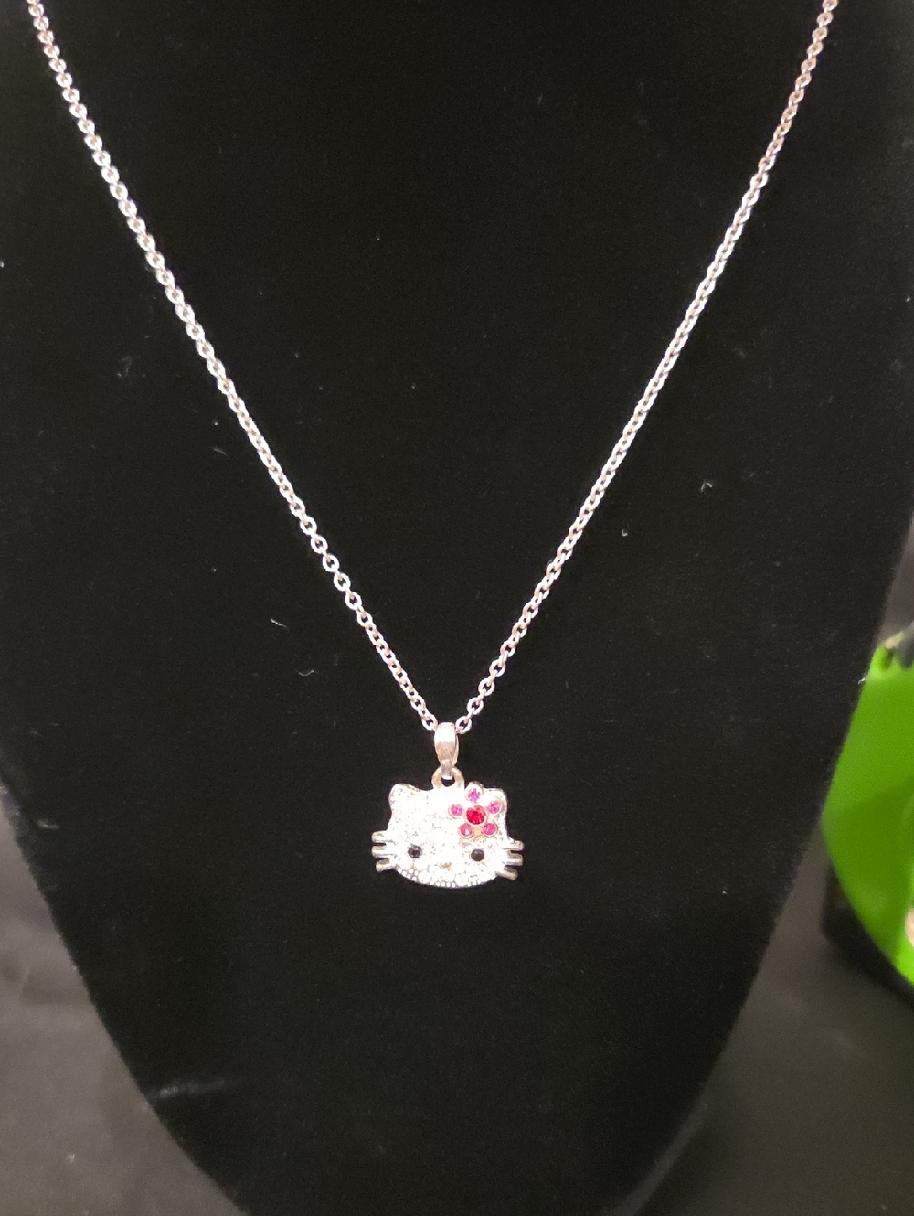 HELLO KITTY NECKLACE